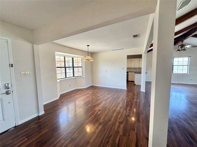 Building Photo - 18512 Carlson Ln