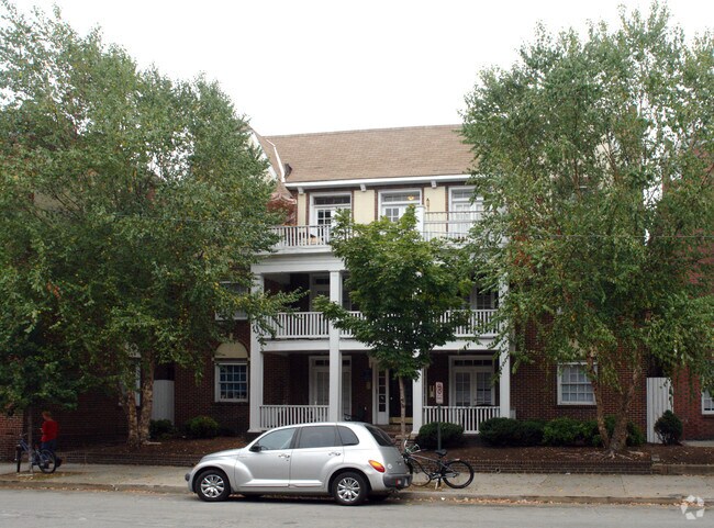 Building Photo - 2734 W Grace St