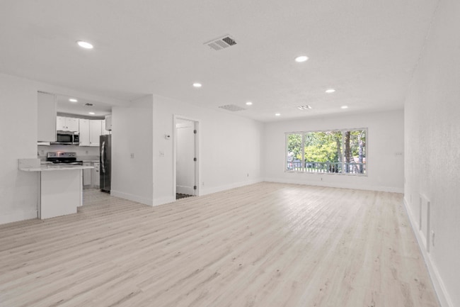 Building Photo - 1369 Pine Brook Dr