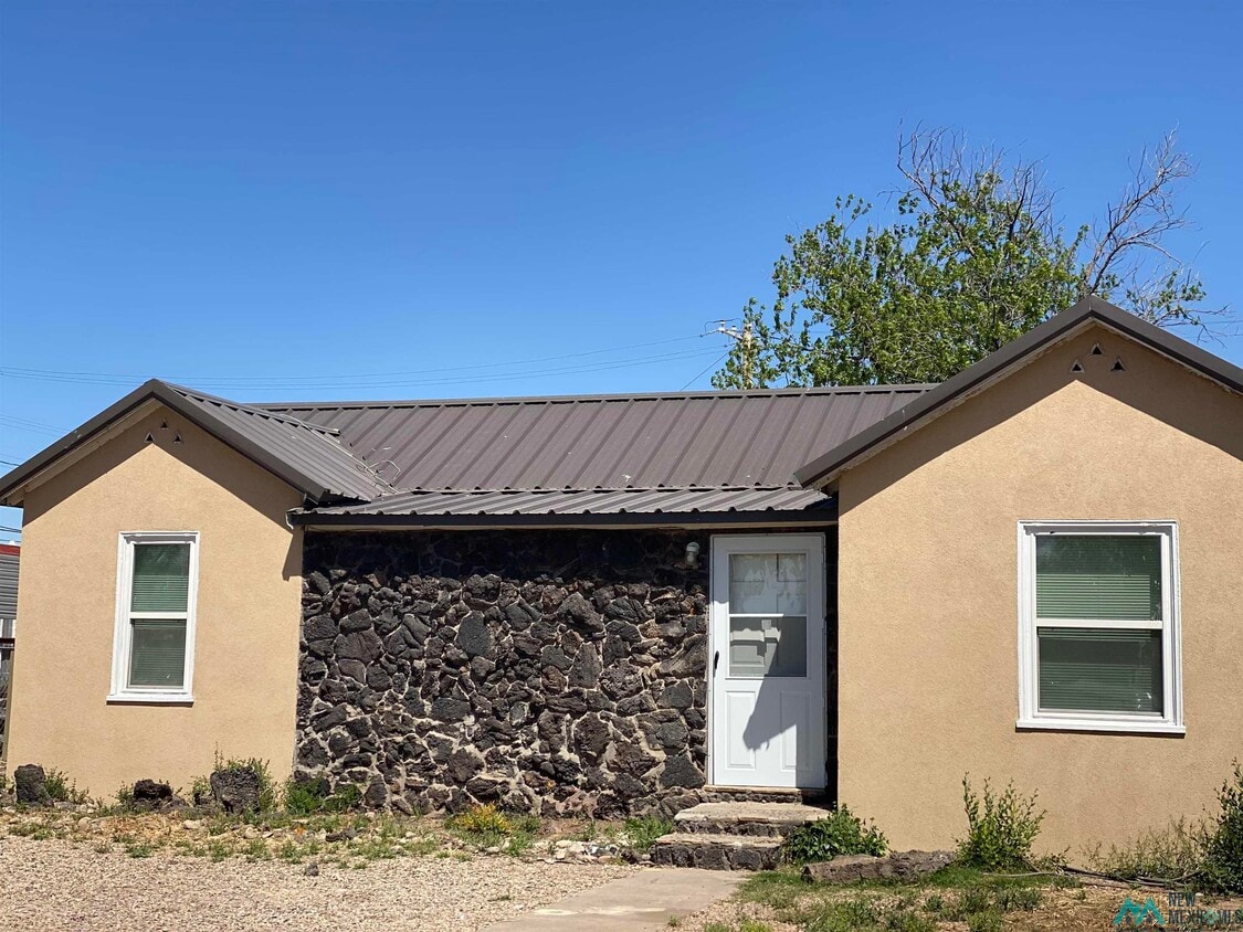 1003 S Pennsylvania Ave, Roswell, NM 88203 House Rental in Roswell