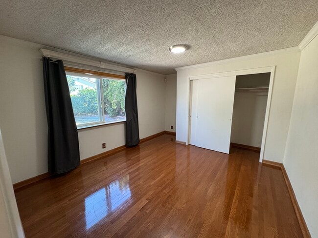 Foto del edificio - 2075 Lockwood Dr