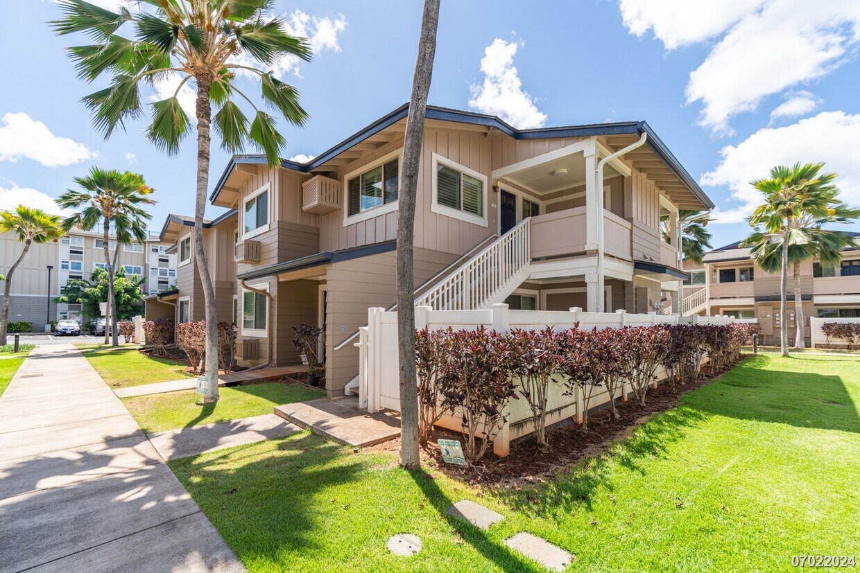 Foto principal - $2300 / 1br - 500ft2 - 1br/1ba/2pkg Townho...
