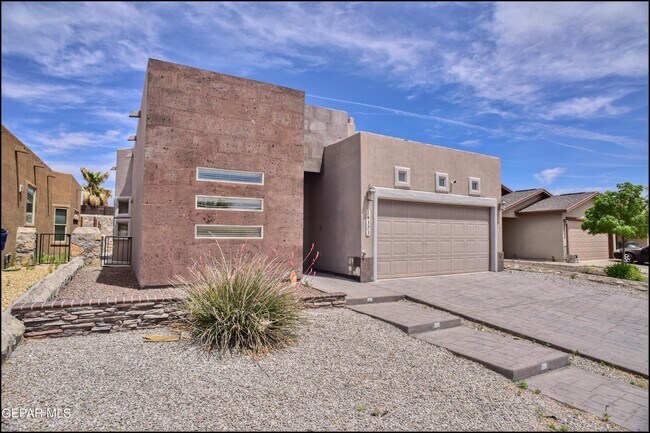 Building Photo - 14373 High Rock Dr