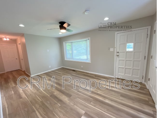 Building Photo - 521 Arthur Dr