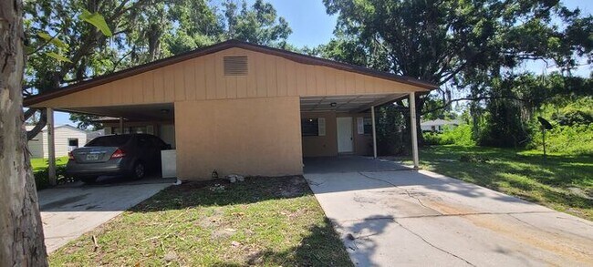 Foto del edificio - Spacious Duplex Home In Lakeland, FL