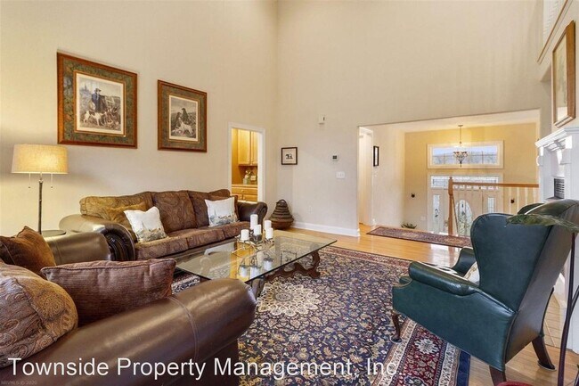 Foto del edificio - 4 br, 3.5 bath House - 6989 Pinehurst Drive