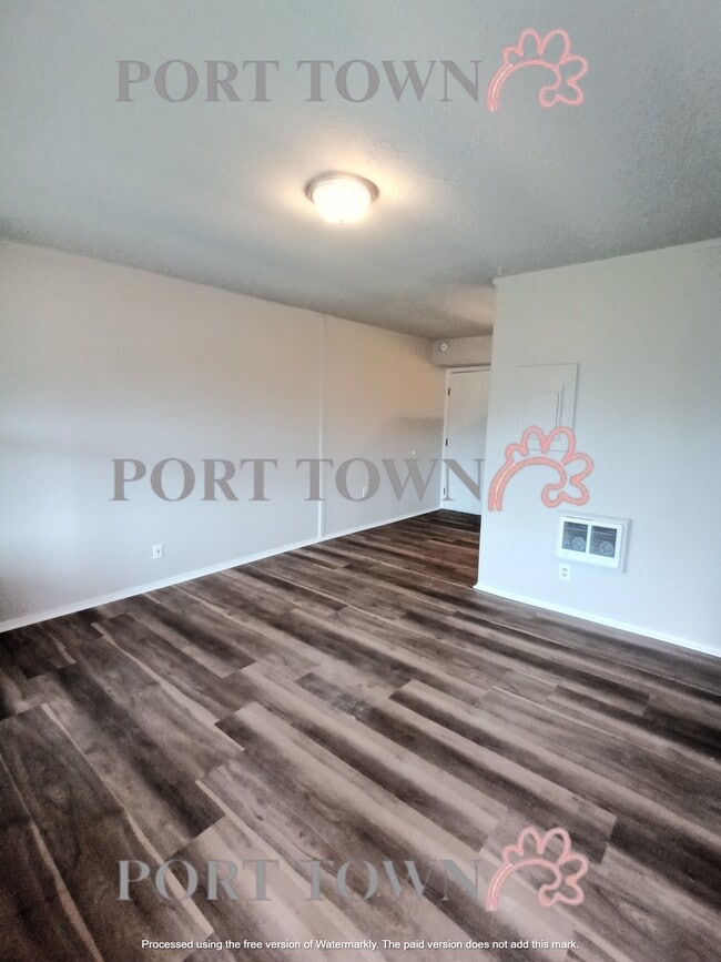 Building Photo - River Grove