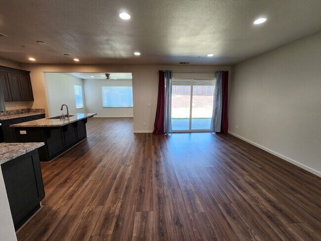 Building Photo - 18537 Patriot Way