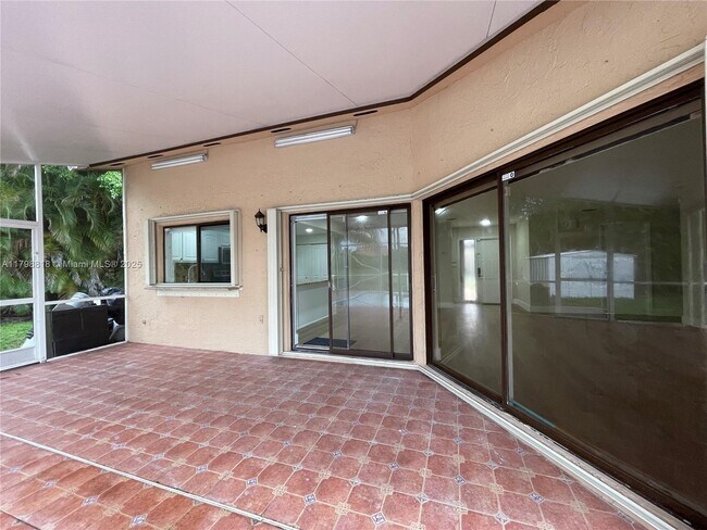 Building Photo - 16876 SW 5th Way