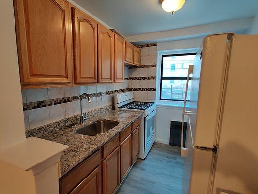 Primary Photo - 2 bedroom in BRONX NY 10463