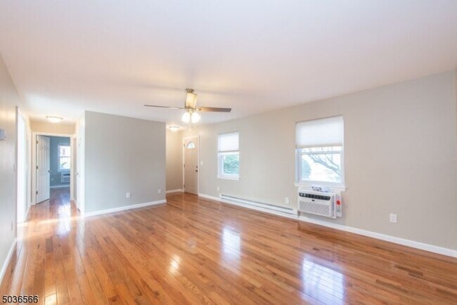 Foto del edificio - 322 Richard Mine Rd