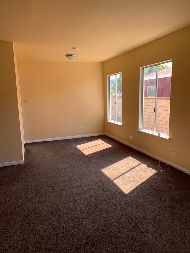 Foto del edificio - 15312 Avis Ave
