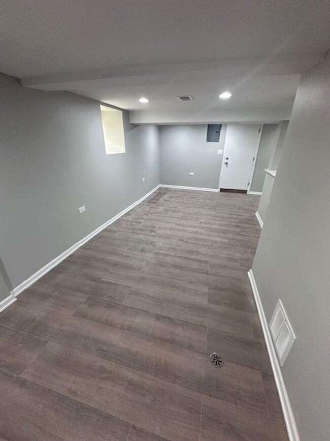 Building Photo - 65 Kilpatrick