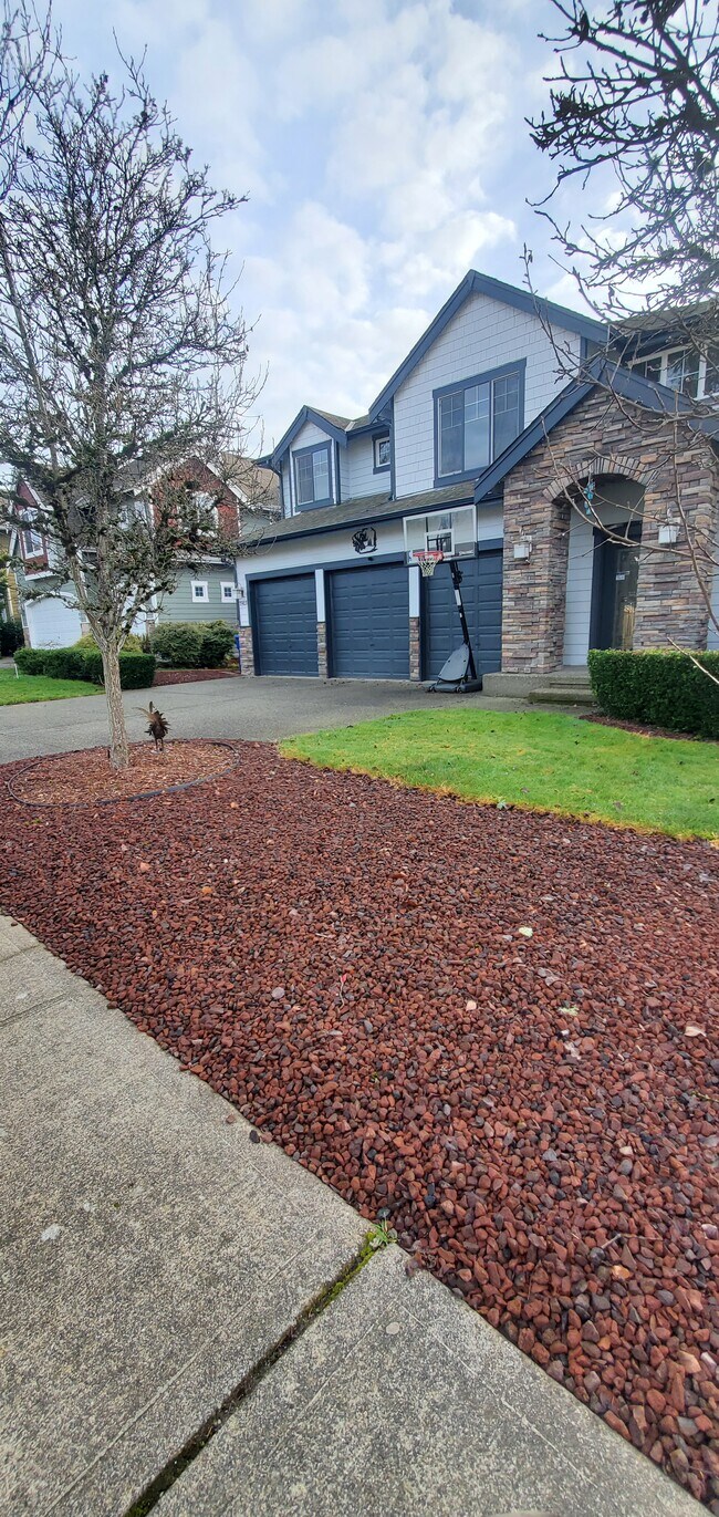 Building Photo - 3903 NE 21st St