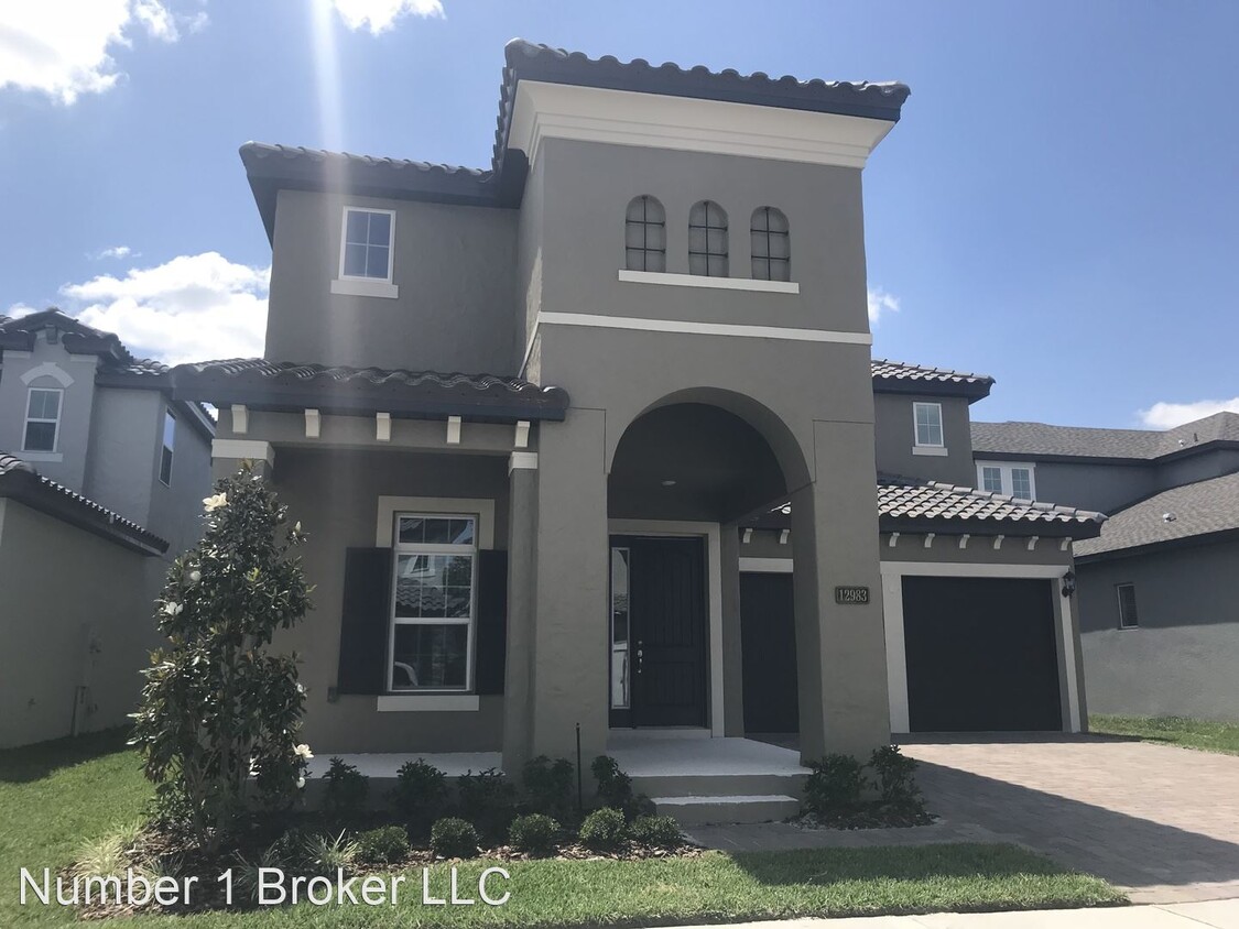 Foto principal - 12983 Westside Village Loop