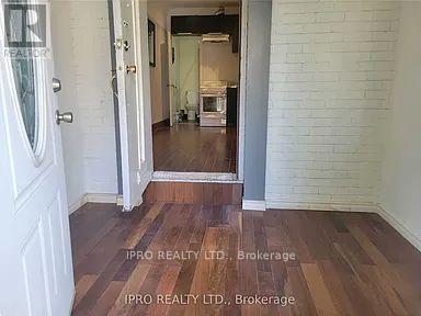 Photo du bâtiment - 10 Ferndale Ave