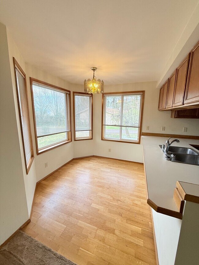 Foto del edificio - Spacious home close to Silverdale.