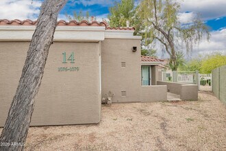 Building Photo - 2929 W Yorkshire Dr