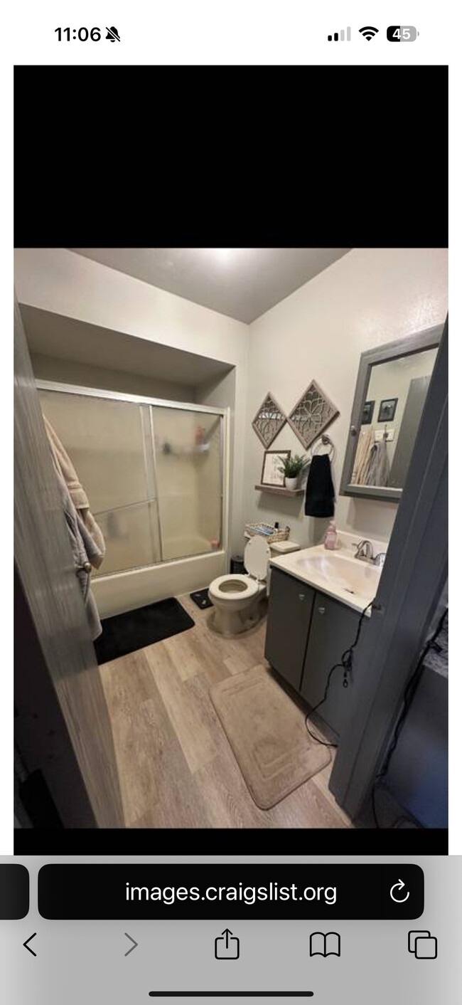 Building Photo - 2021 Sylvan Way