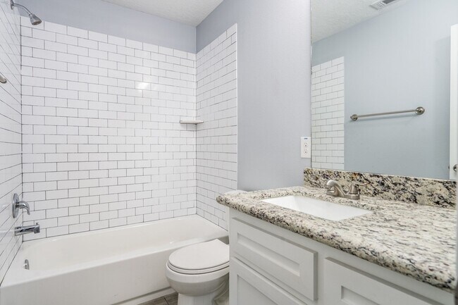 Foto del edificio - 207 N Poplar St