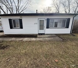 Building Photo - 2113 W Kirby Ave