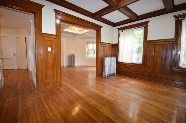 Building Photo - 141 Fuller St