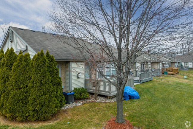 Building Photo - Woodcreek Condominiums