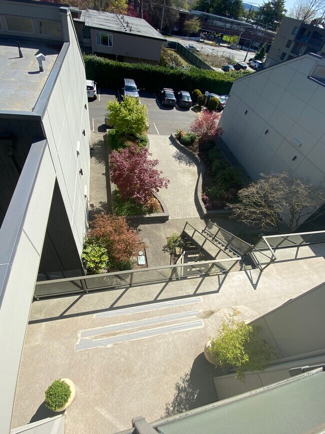 Building Photo - 5829 Northeast 75th Street