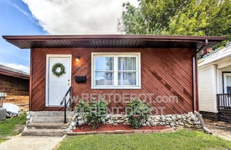 Building Photo - 917 N Morton Ave
