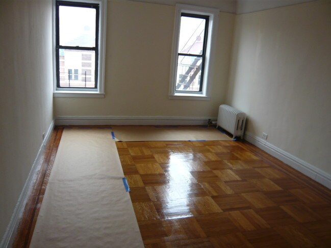 Foto del edificio - 4865 Broadway Ave