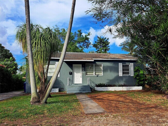 Foto del edificio - 335 NW 102nd St