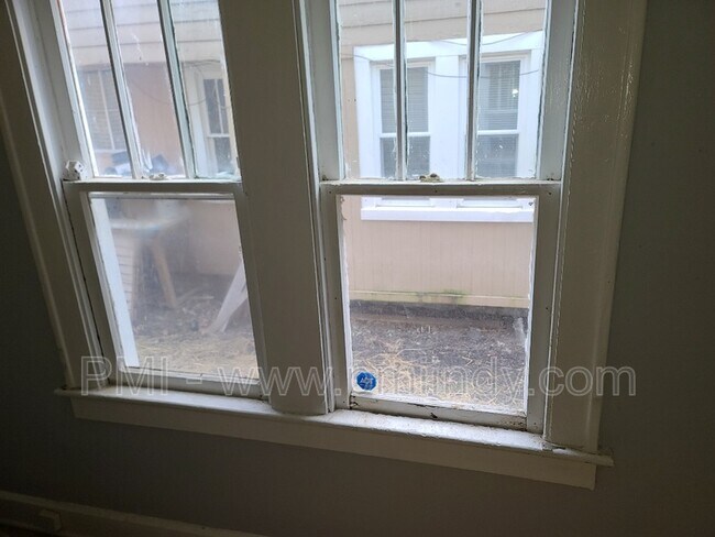 Foto del edificio - 2405 E 16th St