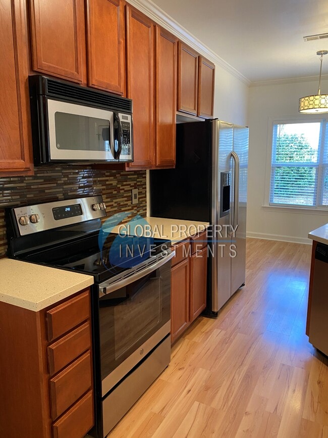 Foto del edificio - 4829 Landover Pine Pl