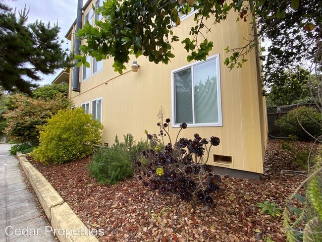 Building Photo - 1275 Bonita Ave