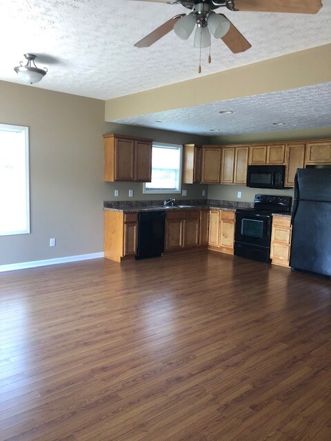 Foto del edificio - 554 Village Creek Dr