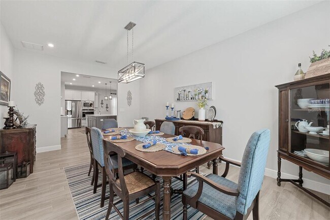 Building Photo - 5540 Del Coronado Dr