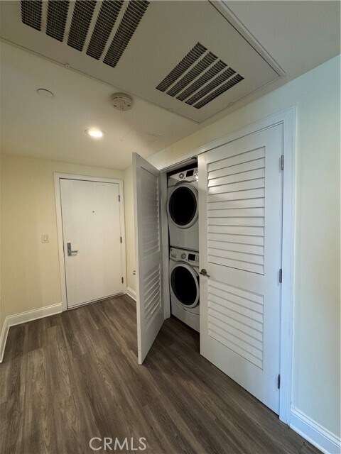 Foto del edificio - 14934 Burbank Blvd