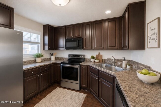 Building Photo - 355 Rose Bud Ln