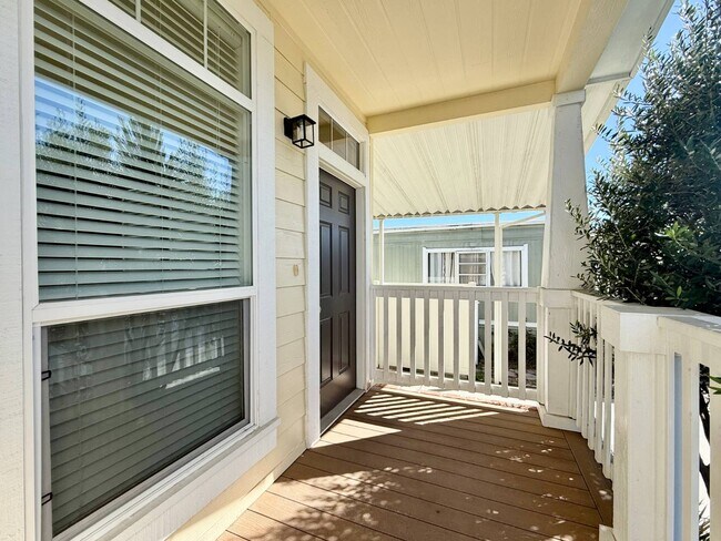 Building Photo - 80 Huntington St