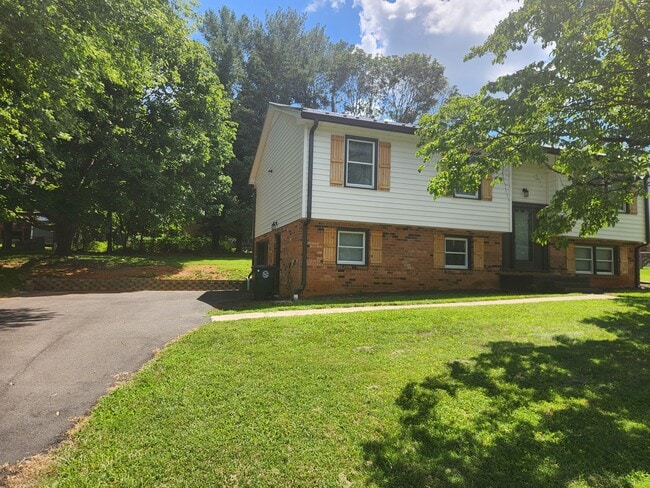 House Front - 1704 Danbury Dr