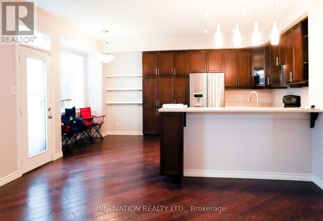 Photo du bâtiment - 602 Rosehill Ave