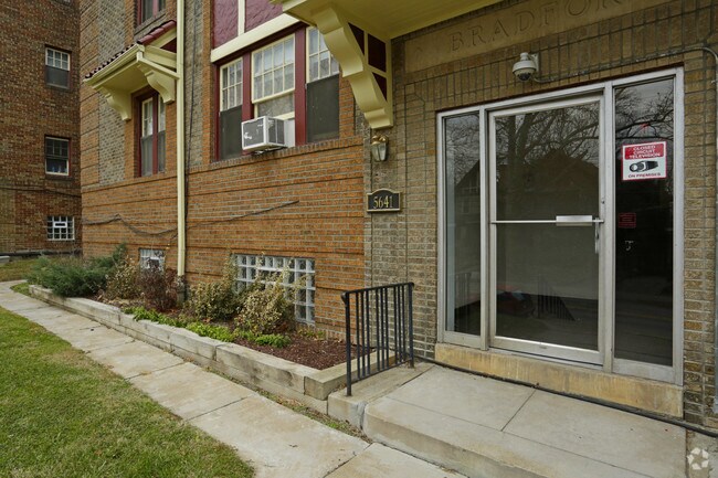 Entrada - Phillips Ave Apartments