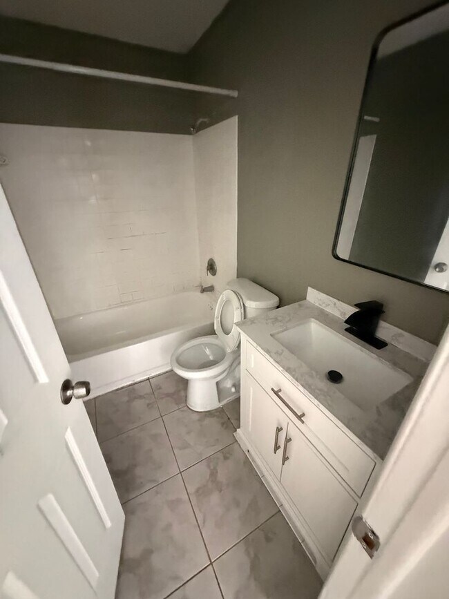 Photo - 1726 E Idell St Apartment