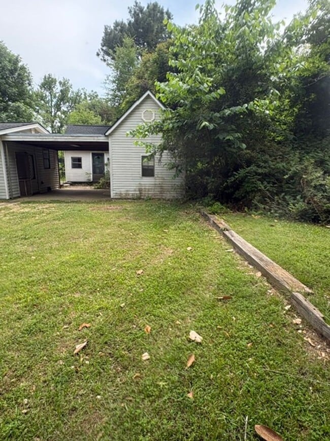 Building Photo - Renovated 3 Bedroom 1.5 Bath Home for Rent!