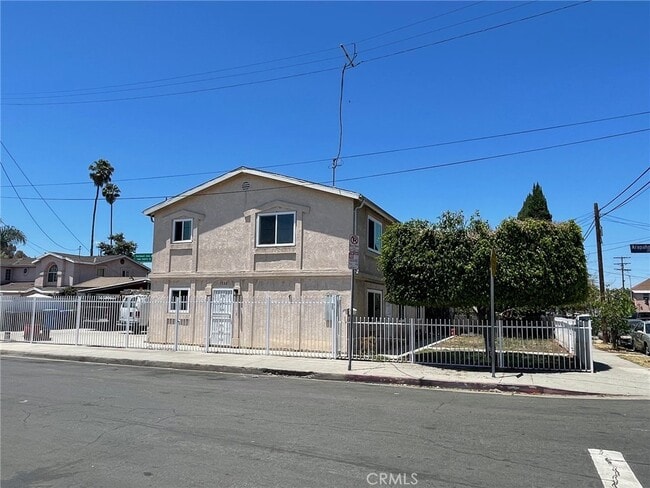 Photo - 1332 W 20th St Apartment