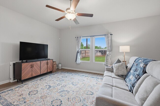 Foto del edificio - Bright & Airy Living Near Lackland AFB