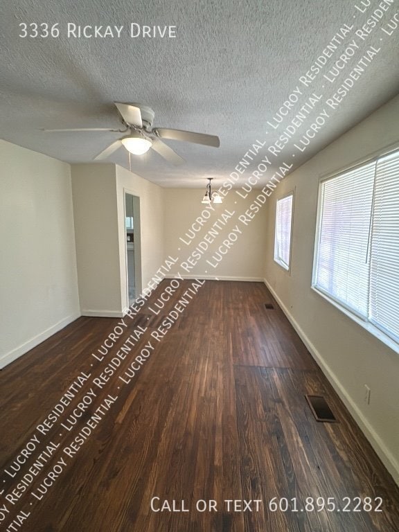 Building Photo - Spacious 3 Bed, 2 Bath Rental Home in Jack...