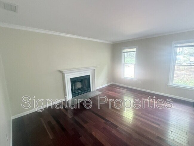 Foto del edificio - 14709 Mill Spring Dr