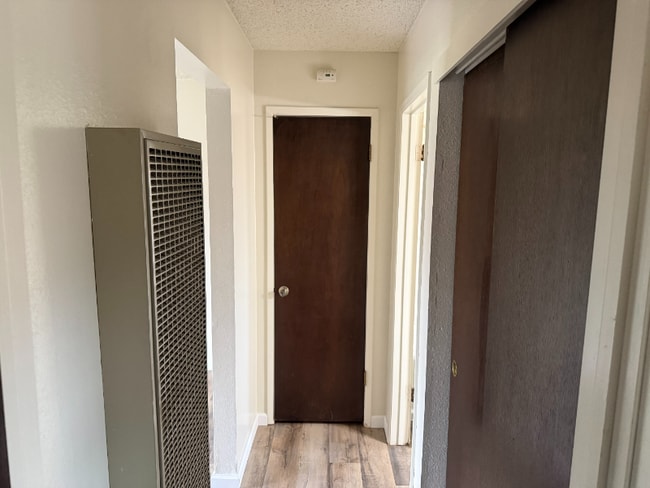 Foto del edificio - 1226 East St