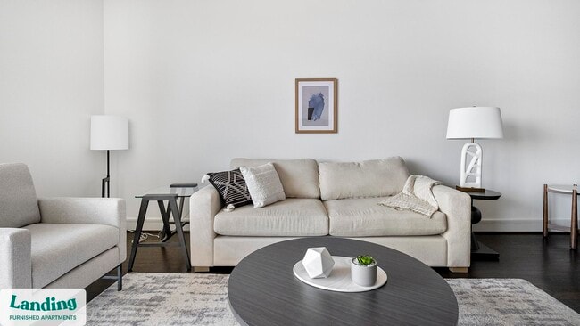 Building Photo - 777 Preston St